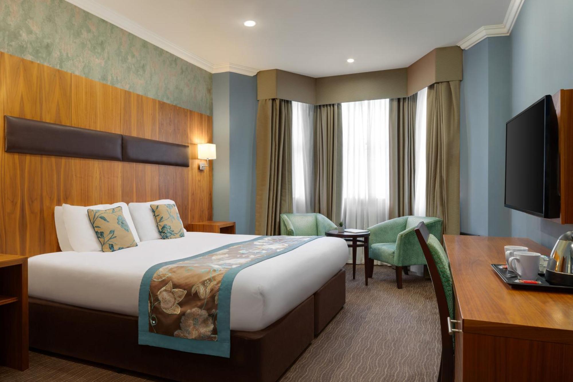 Ramada By Wyndham Cheltenham Golden Valley Exterior foto
